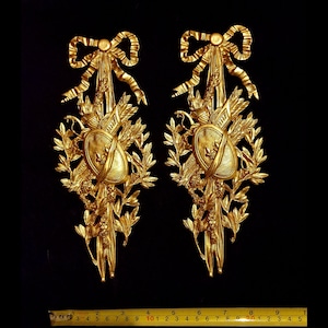 Large Pair Gilt Gold or White French Style Decorative Onlay Applique Wall Furniture Moulding Pediment Plastic Decoration