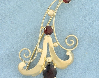 Vintage Garnet Pin in 14K Yellow Gold