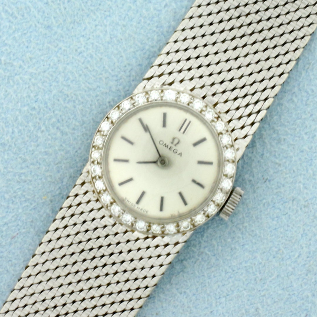 Womens Vintage Omega Watch in Solid 18K White Gold Case and  display picture 1