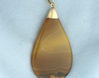 Large Agate Teardrop Pendant in 18k Yellow Gold