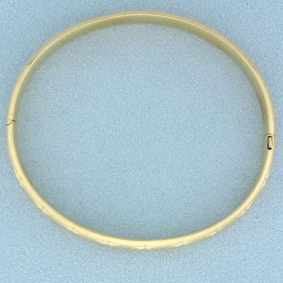 Star Design Bangle Bracelet in 14k Yellow Gold - image 2