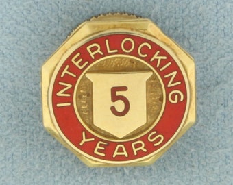 Antiker Interlocking 5 Jahre Emaille Pin aus 10k Gelbgold