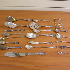 Gorham &quot;Chantilly&quot; Sterling Silver Flatware - Set of 25