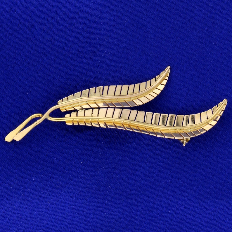 Feather Pin in 18K Yellow Gold