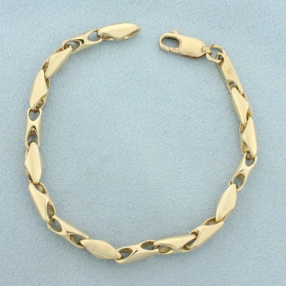 Fancy Barrel Link Bracelet in 14k Yellow Gold - image 1
