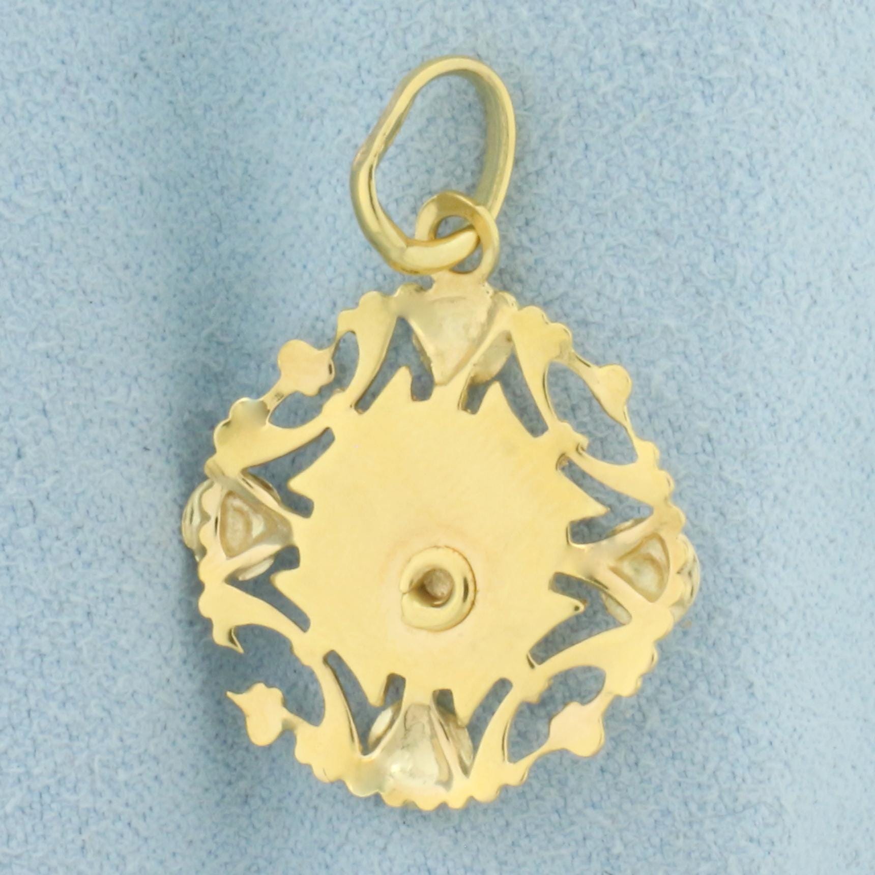 8Kイエローゴールドにホワイトゴールドのアクセントをあしらった