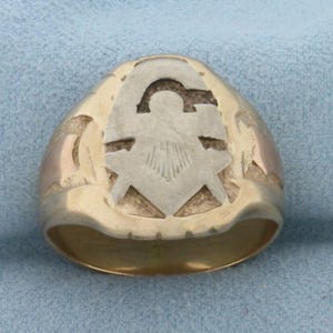 Mens Vintage Masonic Ring in 14k Yellow Gold
