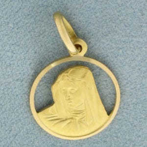 Virgin Mary Religious Medal Disc Pendant in 18k Yellow Gold