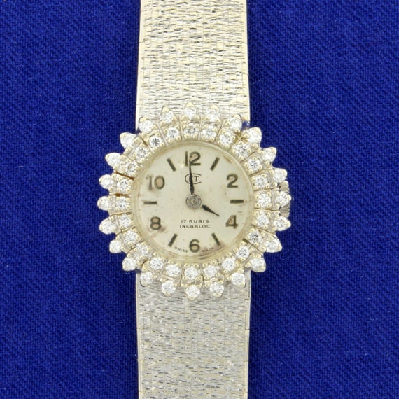 Vintage Womens 1960s Swiss Windup Diamond Watch in Solid 18k  display picture 3