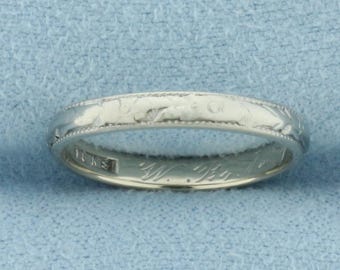 Antique Art Deco Engraved Band Ring in 18k White Gold