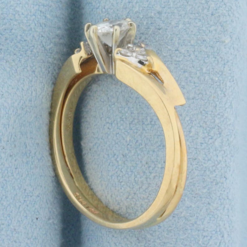 Vintage Oval Diamond Engagement Ring in 14K Yellow Gold - Etsy
