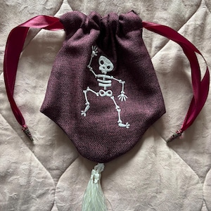 Wine tweed embroidered Regency style reticule with Jane Austen silhouette and tassel