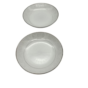 Fine China of Japan Huntington 2 Fruit Dessert Bowls White Flowers Platinum Trim