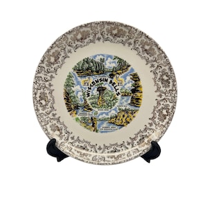 Vintage Wisconsin Dells Souvenir Plate 9.25&quot; Stand Rock Gold Rim Scroll Design