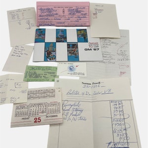 1967-Festivals machen mehr Spaß mit dem GM-Showroom-Katalog und zusätzlichen Autokaufpapieren
