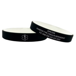 Pulsera de Alerta Médica de Silicona Negra con Estrella Médica - Pequeña 6 6/, Mediana 7 3/8 y Grande 8 3/8.  Incluye tarjeta de billetera médica