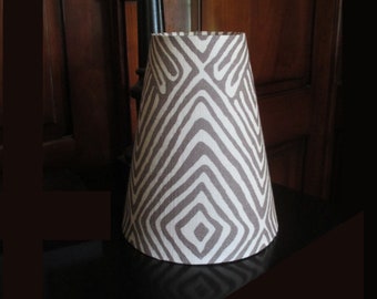 clip-on lampshade (18 cm high) with geometric ethnic patterns - beige diamonds on an ecru white background