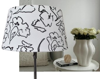 Conical lampshade 25cm black and white in cotton printed with stylized flowers. Carnations and tulips with clean graphics