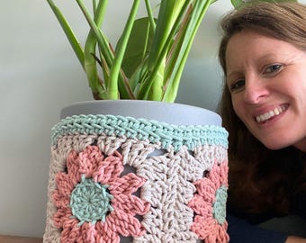 Crochet Flower Granny Square Plant Pot Cover Pattern (PDF Pattern + Video Tutorial)