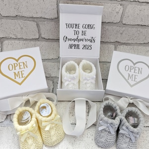 Personalised Pregnancy Announcement Gift Baby Shoes in Box Any Text Surrogacy You're going to be Parents Daddy Mummy Grandparents Any Name