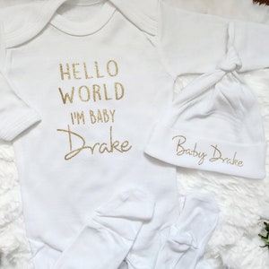 Personalised New Baby Outfit Hello World I am Surname Name Unisex Sleepsuit Hat Set Gift I'm Here Coming Home Romper Bodysuit Newborn Cotton image 1