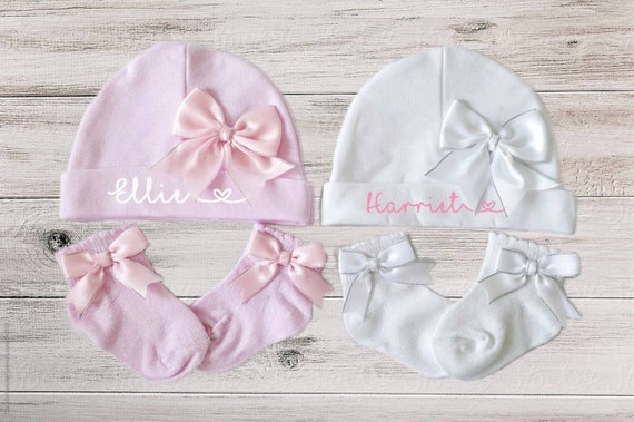 petit frère brodé Personnalisé Bébé Sleepsuit et chapeau Set vêtements de bébé