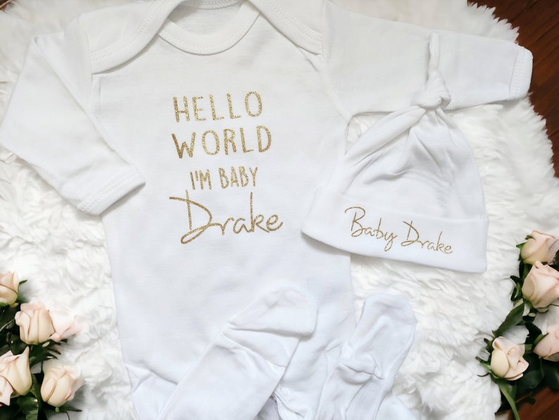 Personalised New Baby Outfit Hello World I am Surname Name Unisex Sleepsuit Hat Set Gift I'm Here Coming Home Romper Bodysuit Newborn Cotton image 1