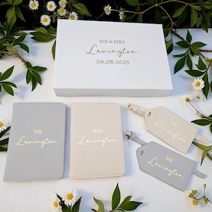 Personalised Passport Cover and Tag Personalised Bride and Groom Gifts Mr and Mrs Saffiano Fabric Set In Gift Box Wedding Present afbeelding 7