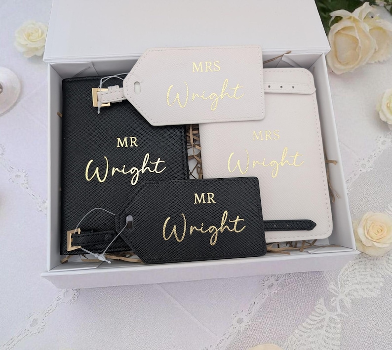 Personalised Passport Cover and Tag Personalised Bride and Groom Gifts Mr and Mrs Saffiano Fabric Set In Gift Box Wedding Present afbeelding 8