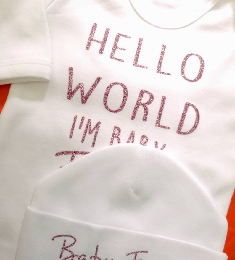 Personalised New Baby Outfit Hello World I am Surname Name Unisex Sleepsuit Hat Set Gift I'm Here Coming Home Romper Bodysuit Newborn Cotton image 4
