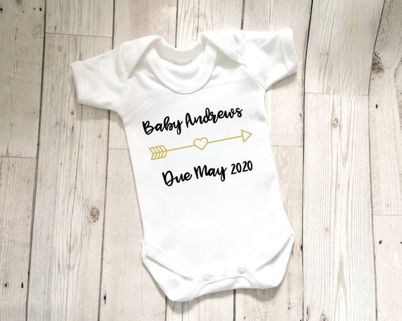 personalised coming soon baby your name date year BABY VEST BOY//GIRL BODYSUIT