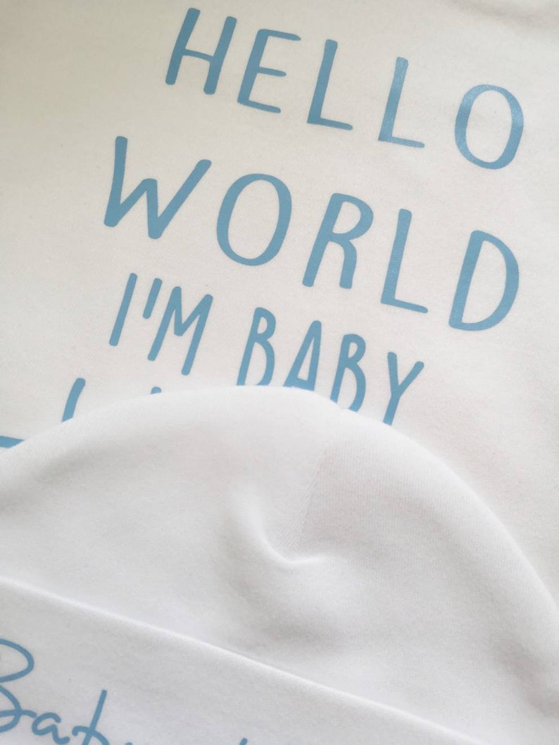 Personalised New Baby Outfit Hello World I am Surname Name Unisex Sleepsuit Hat Set Gift I'm Here Coming Home Romper Bodysuit Newborn Cotton image 3