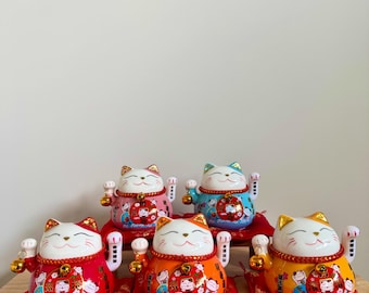 Szczęśliwy kot machający ręką, szczęśliwe pieniądze, figurka Neko feng shui do biura domowego, prezent biznesowy, błogosławieństwo pieniędzy na biurko, 4,5-calowy kot