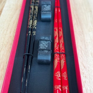 Dragon chopsticks with melamine rest 2 pairs, year of the dragon, Black and Red chopsticks, chinese zodiac chopsticks, Emperor Dragon