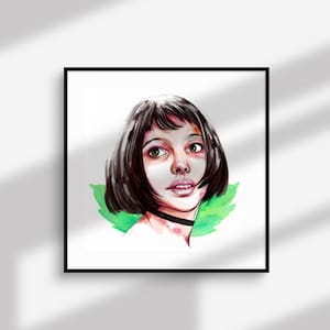 Puede incluir: Pintura acuarela de una mujer con cabello corto y oscuro sobre un fondo verde de hojas. Lleva un collar negro de gargantilla y tiene una expresión suave en su rostro.