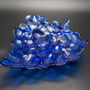 Vintage blue glass bowl, leaf shaped bowl, vintage bowl, vintage glass, retro blue bowl, blue glass, blue glass bowl, vintage blue glass