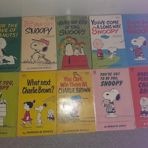 10x Snoopy, Peanuts and Charlie Brown books. 50&#39;s-60&#39;s-70&#39;s. Charles M Schulz