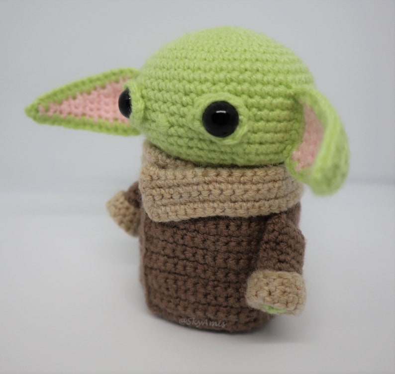 Baby Alien PDF Crochet Pattern, The Child Amigurumi image 3