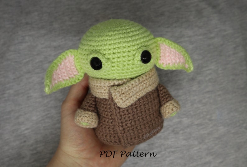 Baby Alien PDF Crochet Pattern, The Child Amigurumi image 1