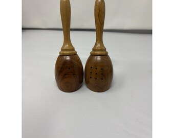 Oliv-Art Zout- en pepervaatjes Maracas gemaakt in Spanje halverwege de eeuw moderne vintage