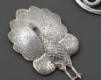Broche articulado de pavo real hecho a mano en plata de ley vintage con estampado mediano