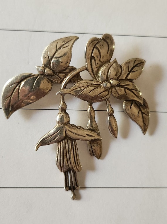 Antique British handmade large  floral brooch Ster