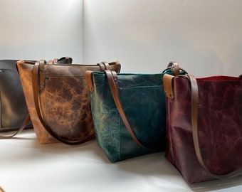 Kleine Schultertasche aus Leder