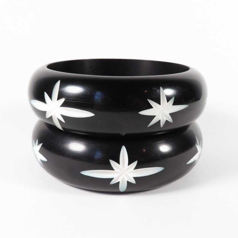 Black Wide Carved Starburst Bangle Vintage Resin Fakelite Bakelite 1950s Pinup Rockabilly Art Deco