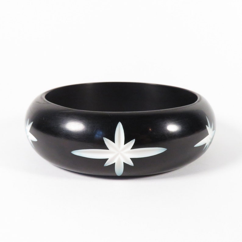 Black Wide Carved Starburst Bangle Vintage Resin Fakelite Bakelite 1950s Pinup Rockabilly Art Deco