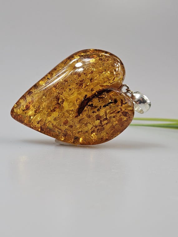Baltic Amber Green Heart Shape Necklace Baltic Amber Green Heart Shape Necklace