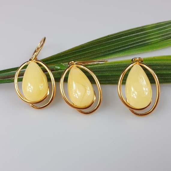 White amber jewelry deals