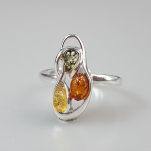 Small Amber ring, sterling silver ring, natural Baltic amber, jewelry, adjustaible resizeaible rings. Rings. Green Amber Ring. Crystal ring