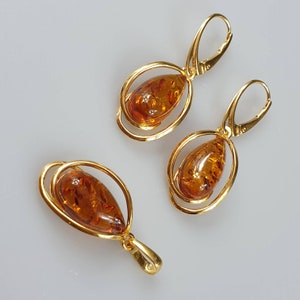 Jewels Set, Gold Plated Pendant, Small Gold Earrings, Real Amber Pendant Gift for her, Gold and amber jewellery.