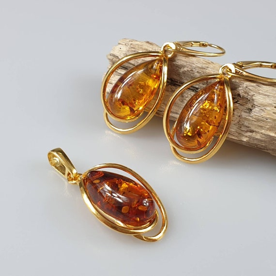 Gold amber jewellery deals